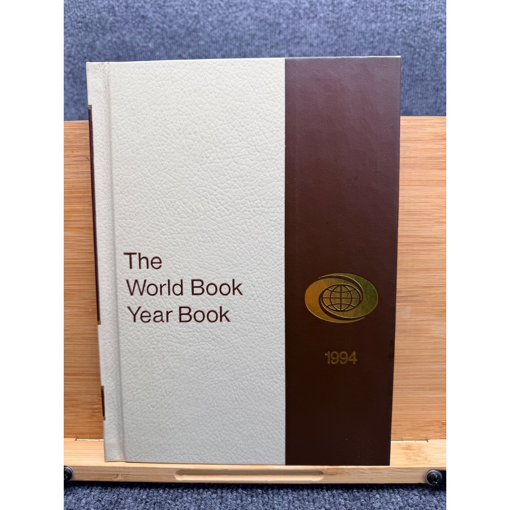 1994 World Book Year Book Annual Supplement Review of 1993 Events Hardcover